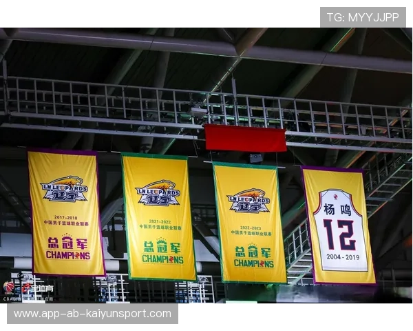 冠军队伍演绎旗帜运动新篇章,冠军旗图片 冠军队伍演绎旗帜运动新篇章,冠军旗图片